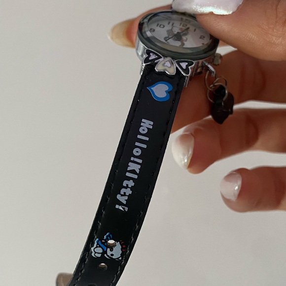 Hello Kitty Watch - Picture 3 of 4